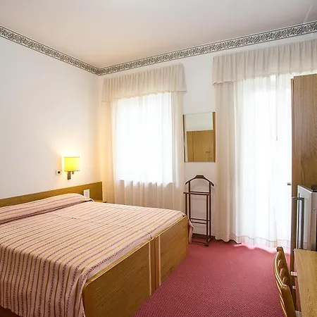 Lido Hotell 3*
